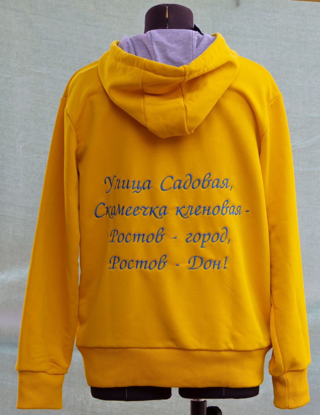 Вышивка на худи